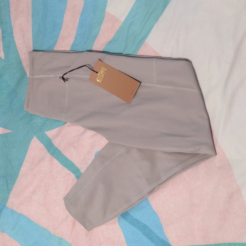 Girlfriend collective leggings-compressive high waste with pockets- quartz